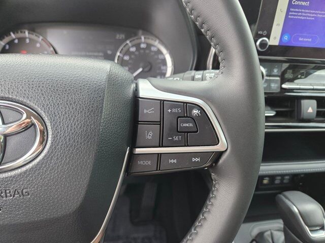 2024 Toyota Highlander LE Dallas TX