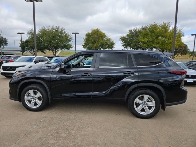 2024 Toyota Highlander LE Dallas TX