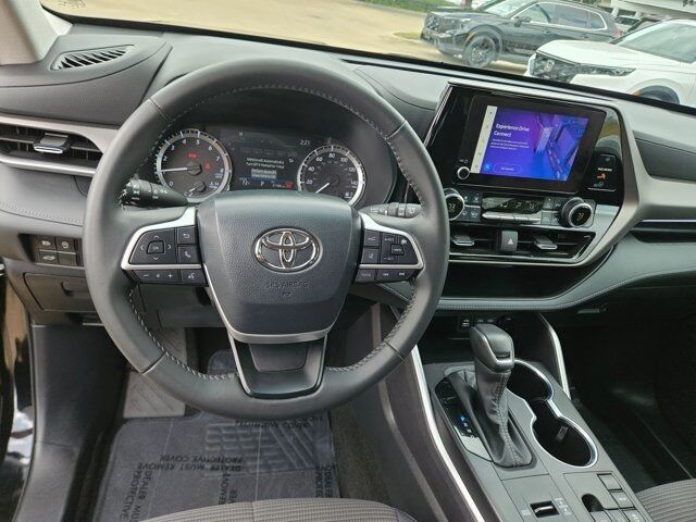 2024 Toyota Highlander LE Dallas TX