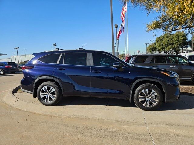 2024 Toyota Highlander LE Dallas TX