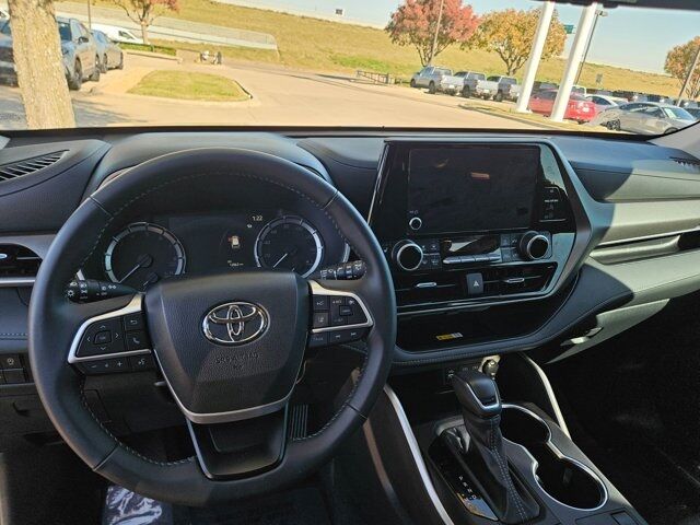 2024 Toyota Highlander LE Dallas TX