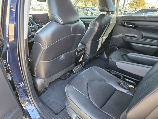 2024 Toyota Highlander LE Dallas TX