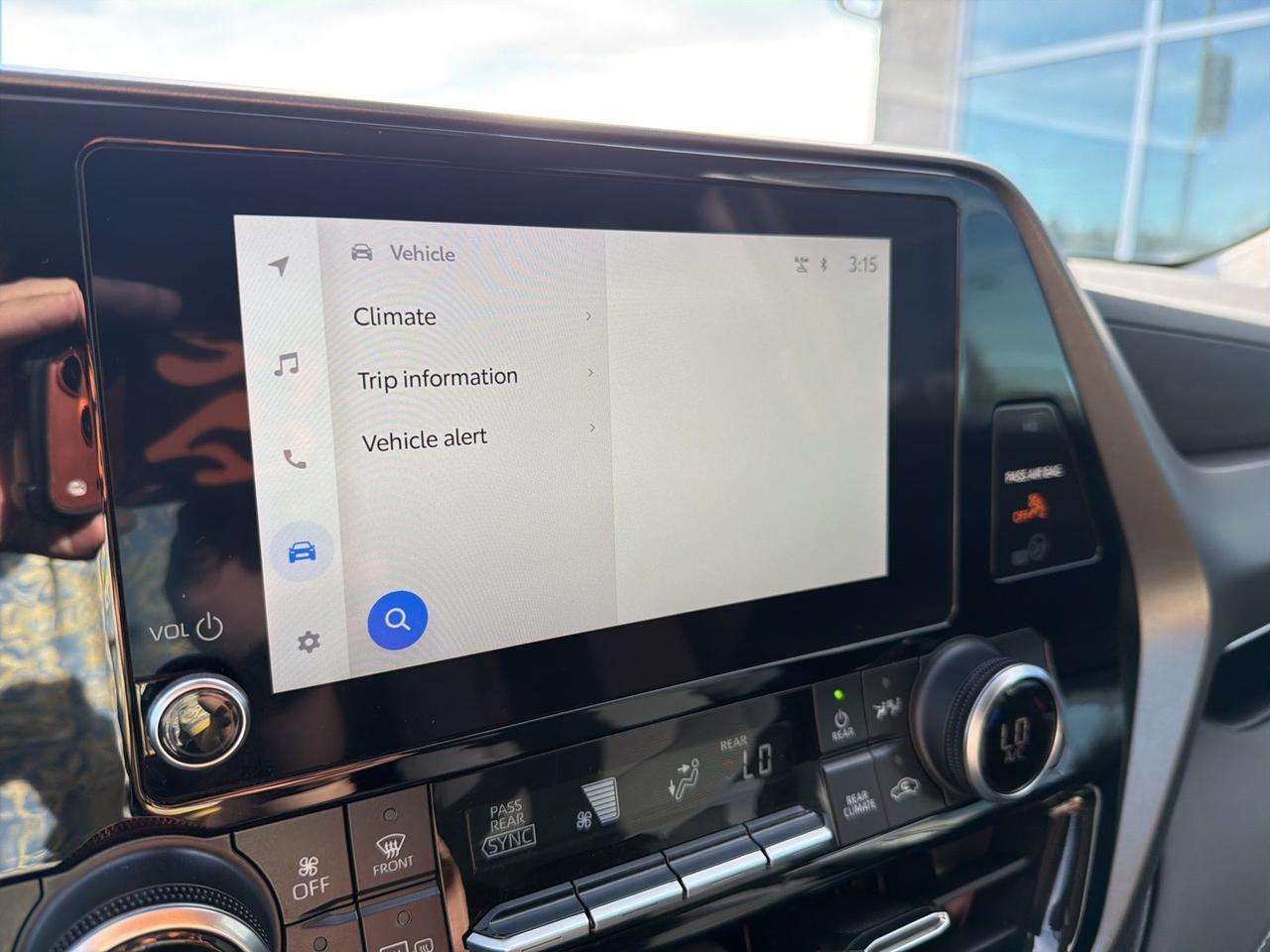 2024 Toyota Highlander LE Bend OR