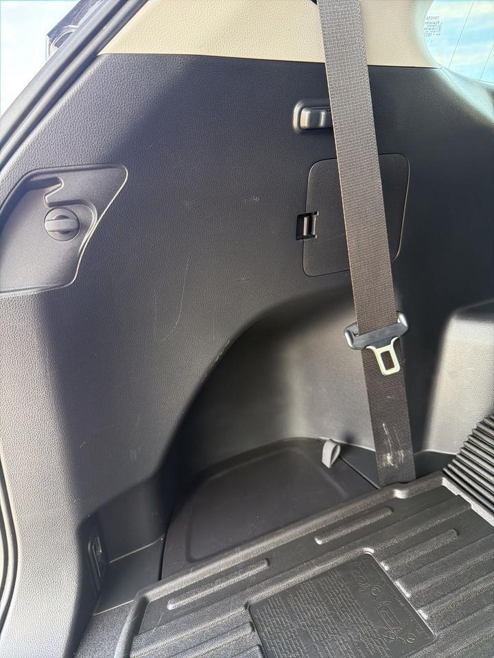 2024 Toyota Highlander LE Bend OR