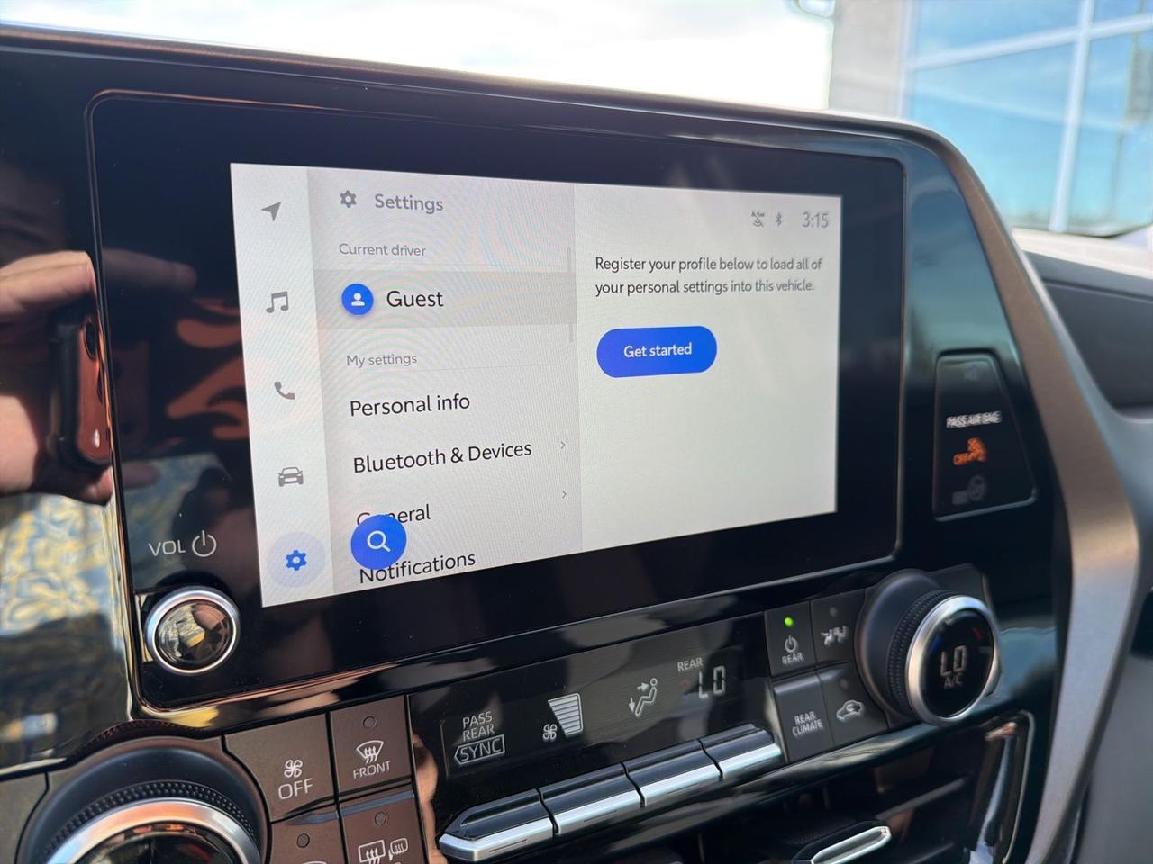 2024 Toyota Highlander LE Bend OR