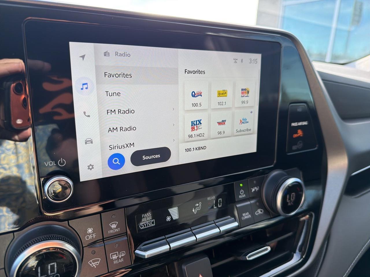 2024 Toyota Highlander LE Bend OR