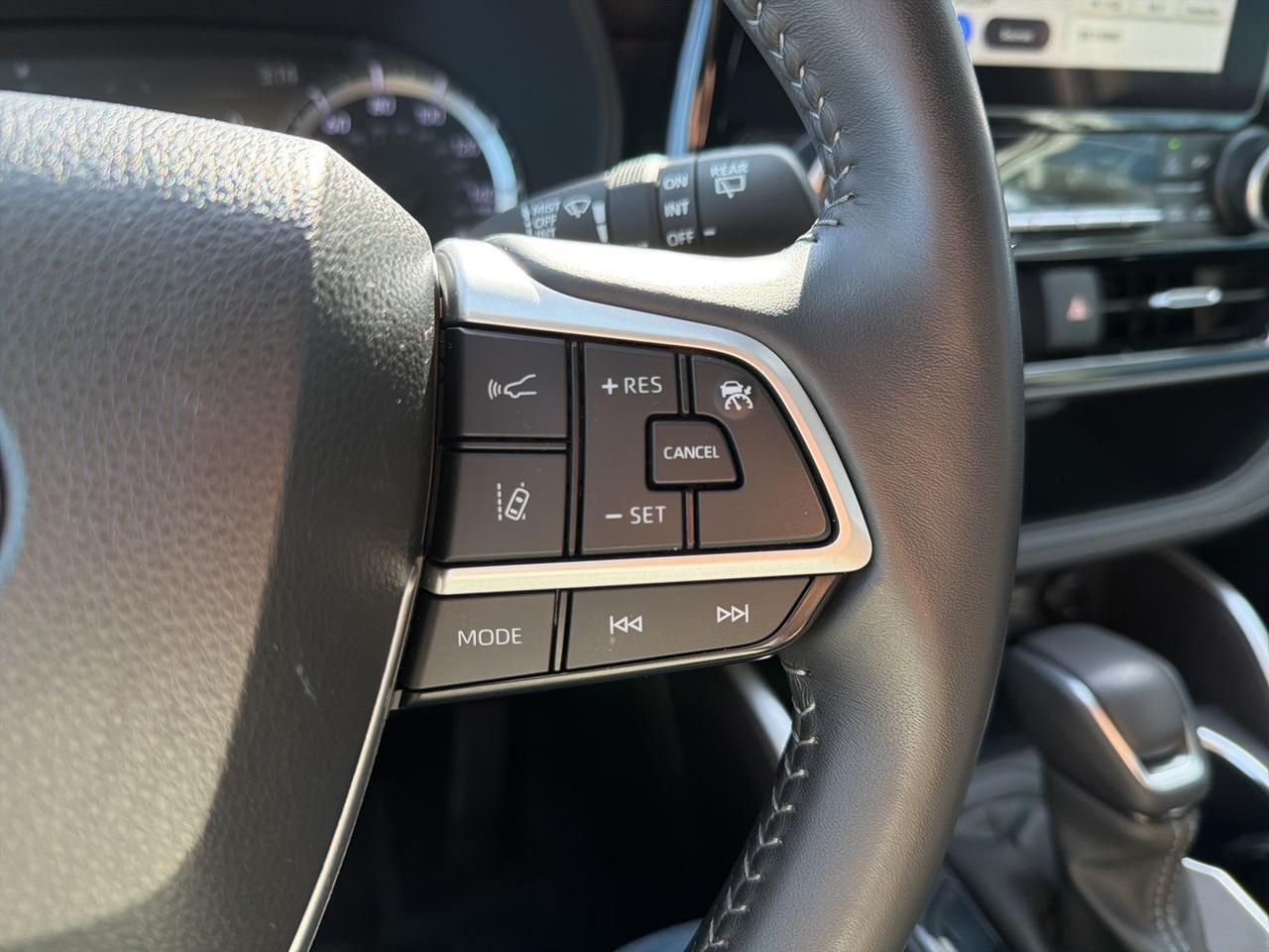 2024 Toyota Highlander LE Bend OR