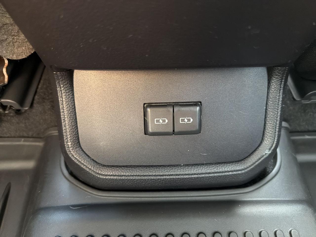 2024 Toyota Highlander LE Bend OR