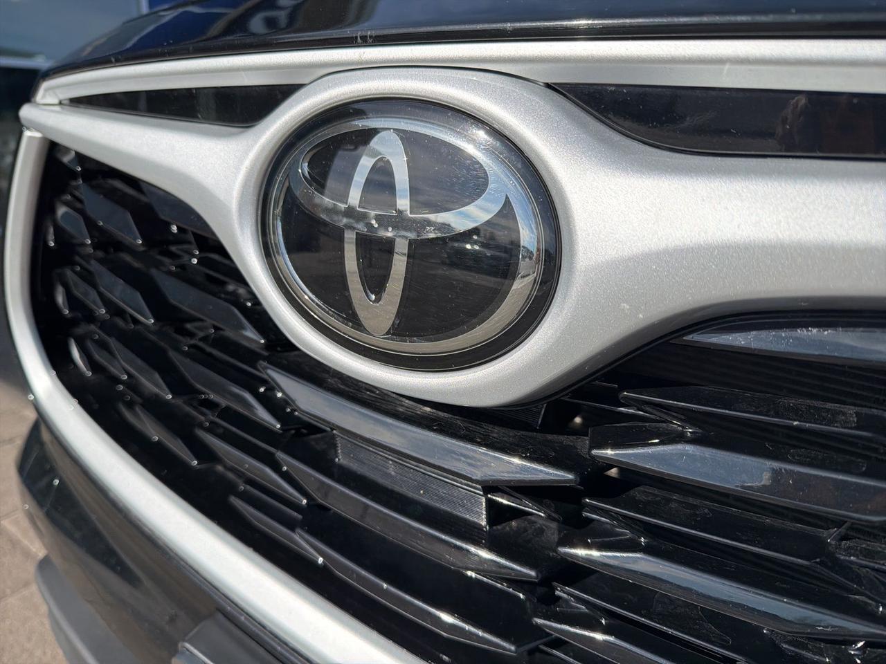 2024 Toyota Highlander LE Bend OR