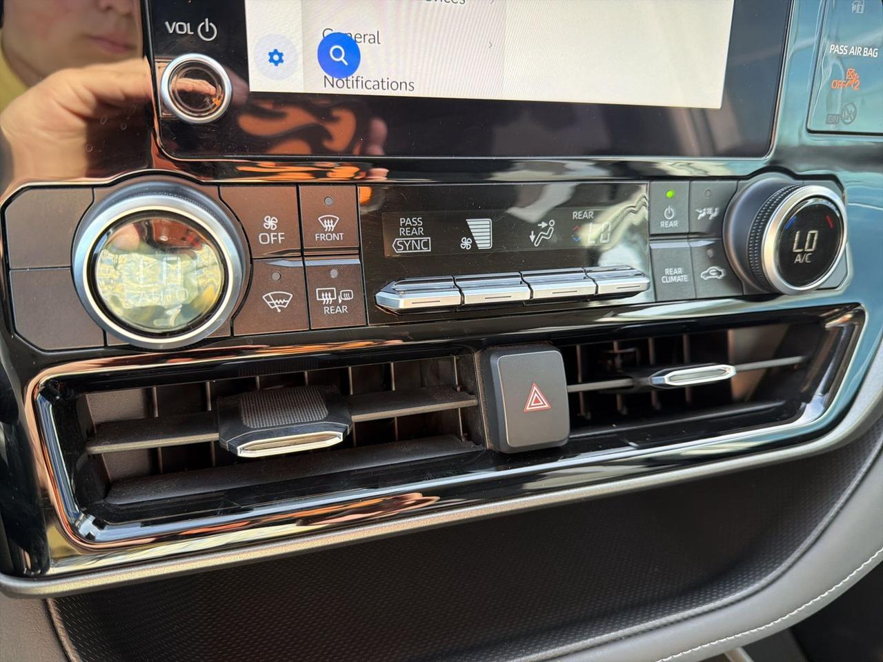 2024 Toyota Highlander LE Bend OR