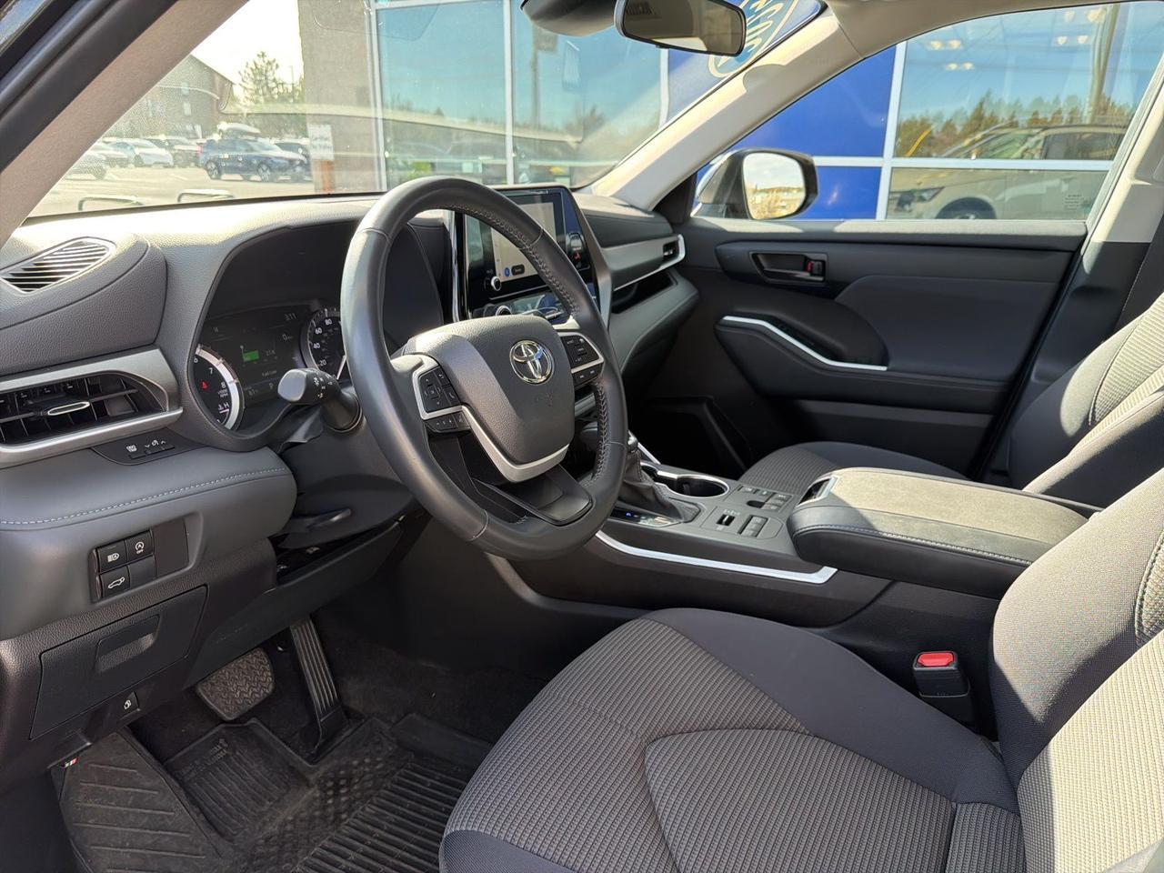 2024 Toyota Highlander LE Bend OR