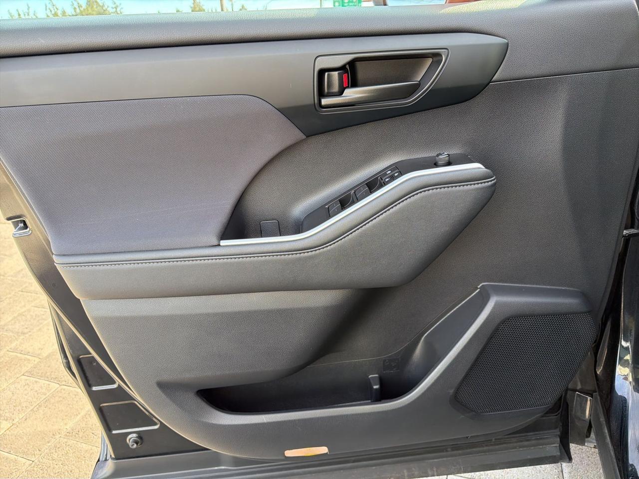 2024 Toyota Highlander LE Bend OR