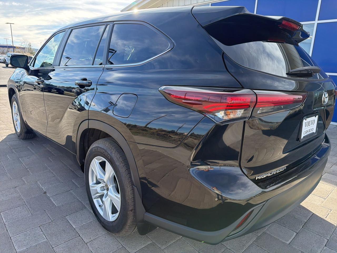 2024 Toyota Highlander LE Bend OR