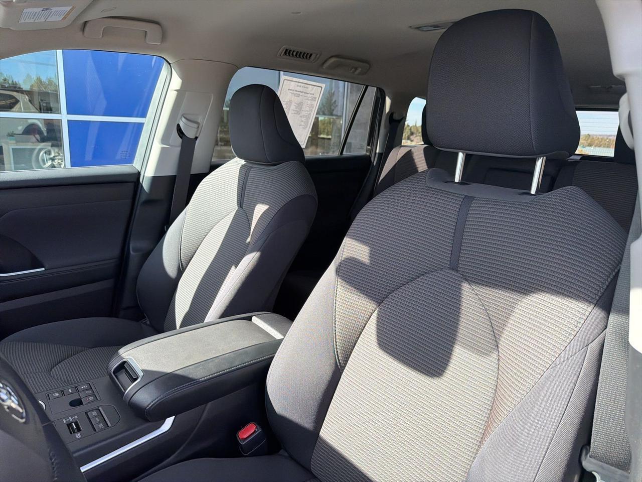 2024 Toyota Highlander LE Bend OR