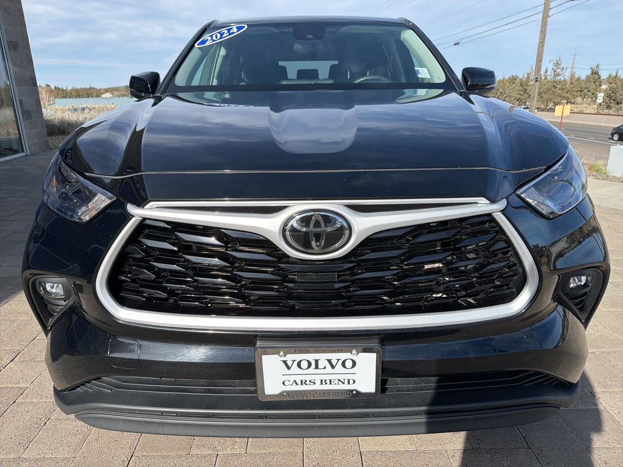 2024 Toyota Highlander LE Bend OR
