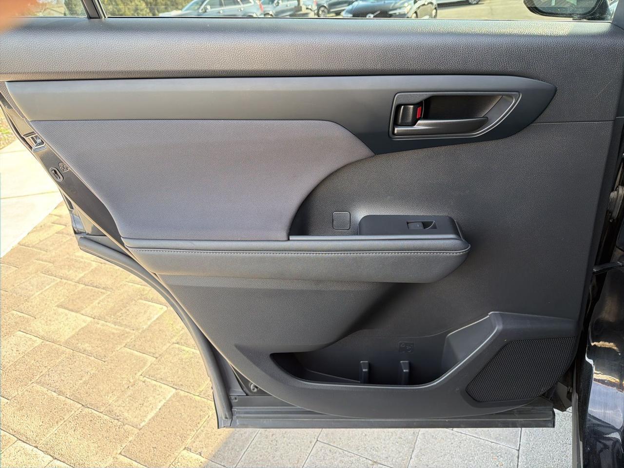 2024 Toyota Highlander LE Bend OR