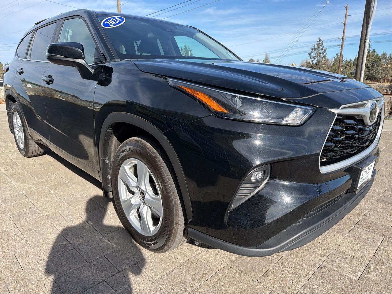 2024 Toyota Highlander LE