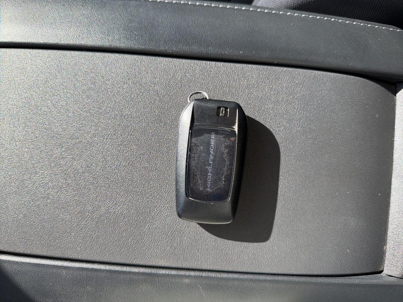 2024 Toyota Highlander LE Bend OR