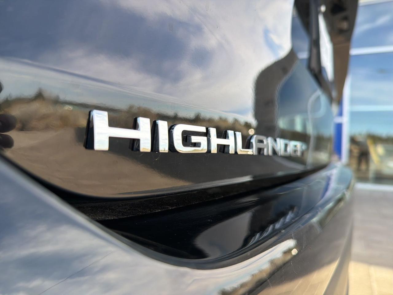 2024 Toyota Highlander LE Bend OR