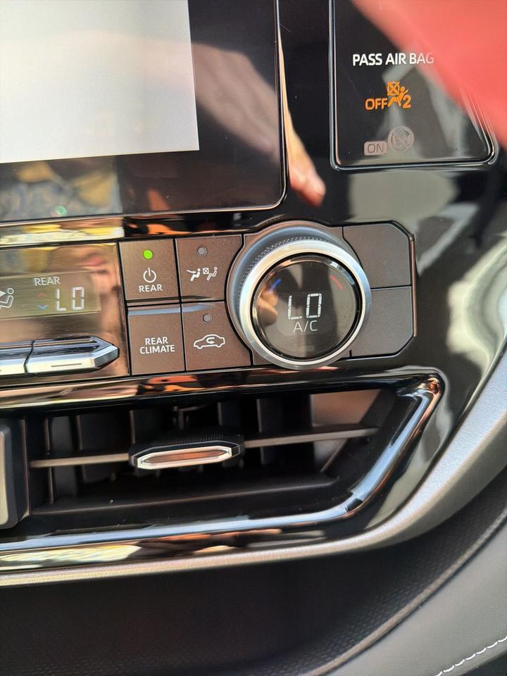 2024 Toyota Highlander LE Bend OR