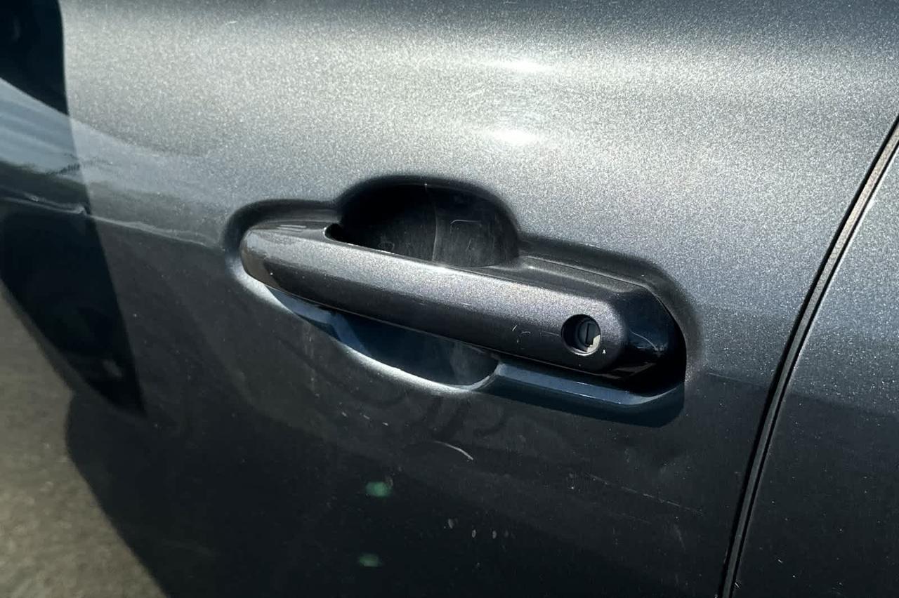 2024 Toyota Highlander LE Roseville CA