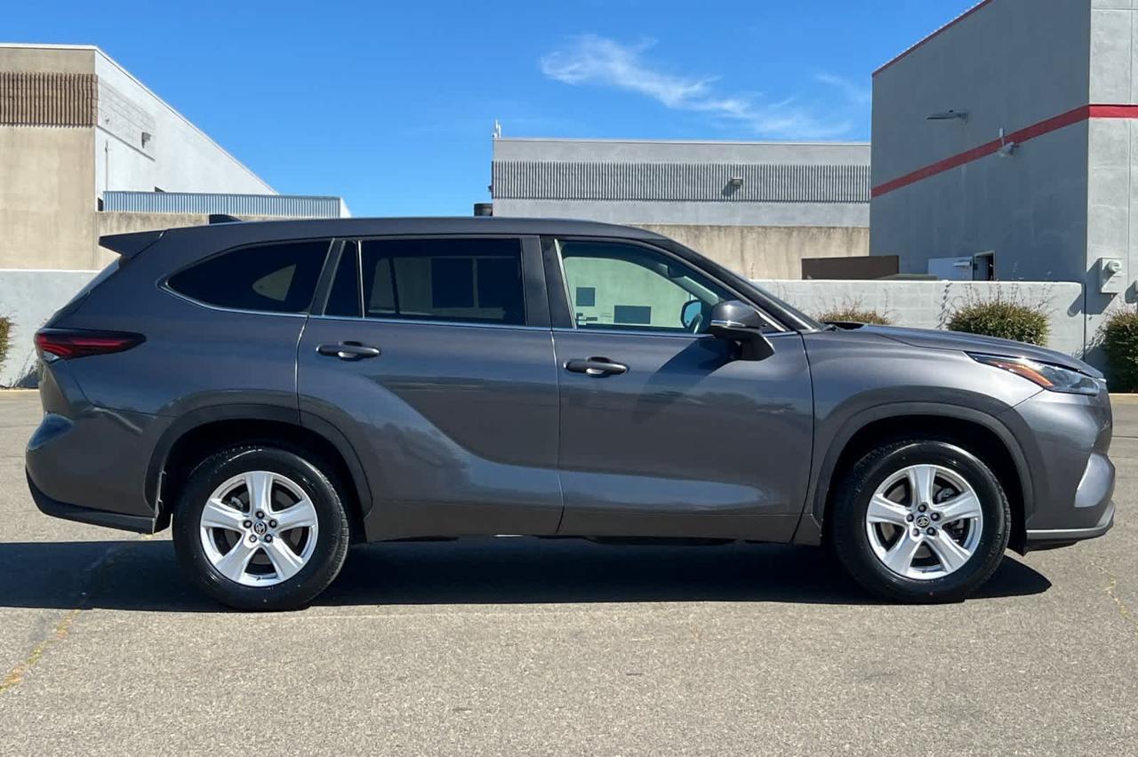 2024 Toyota Highlander LE Roseville CA