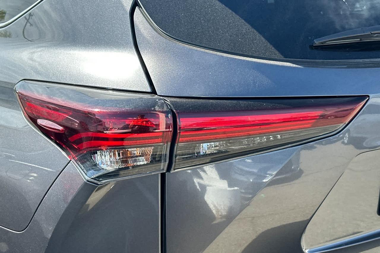 2024 Toyota Highlander LE Roseville CA