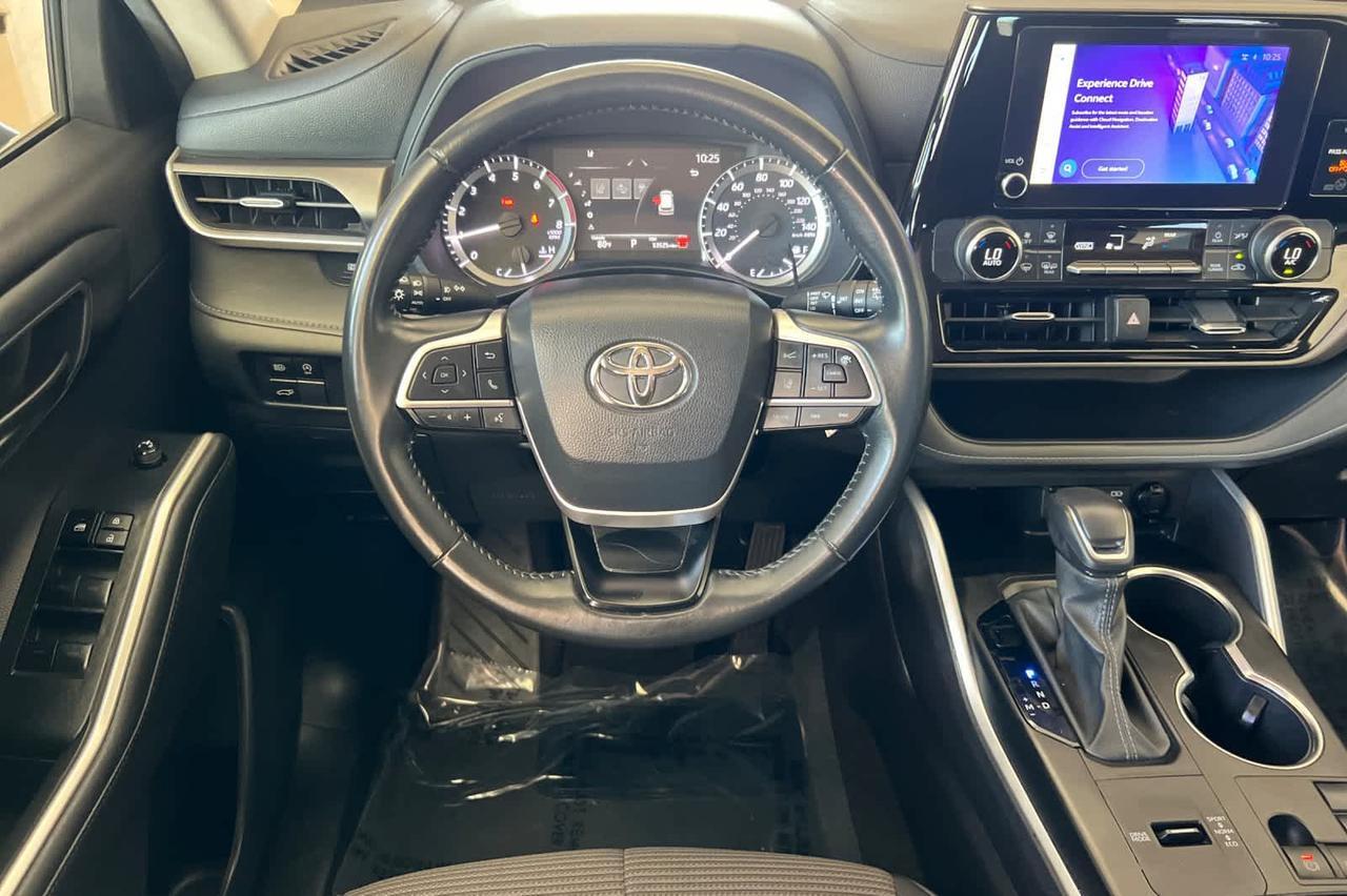 2024 Toyota Highlander LE Roseville CA