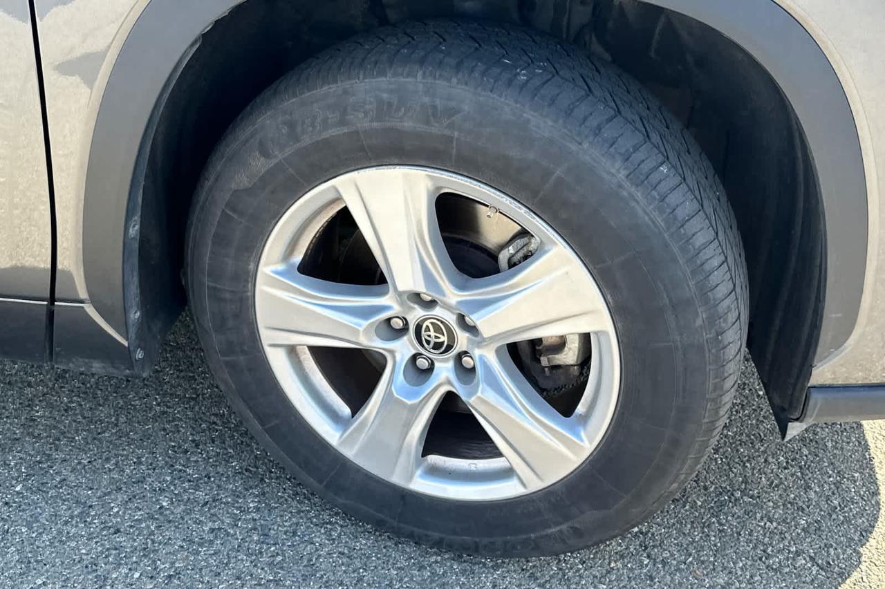 2024 Toyota Highlander LE Roseville CA