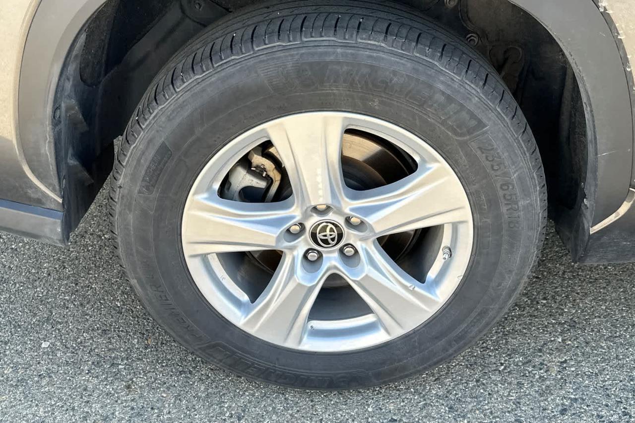 2024 Toyota Highlander LE Roseville CA