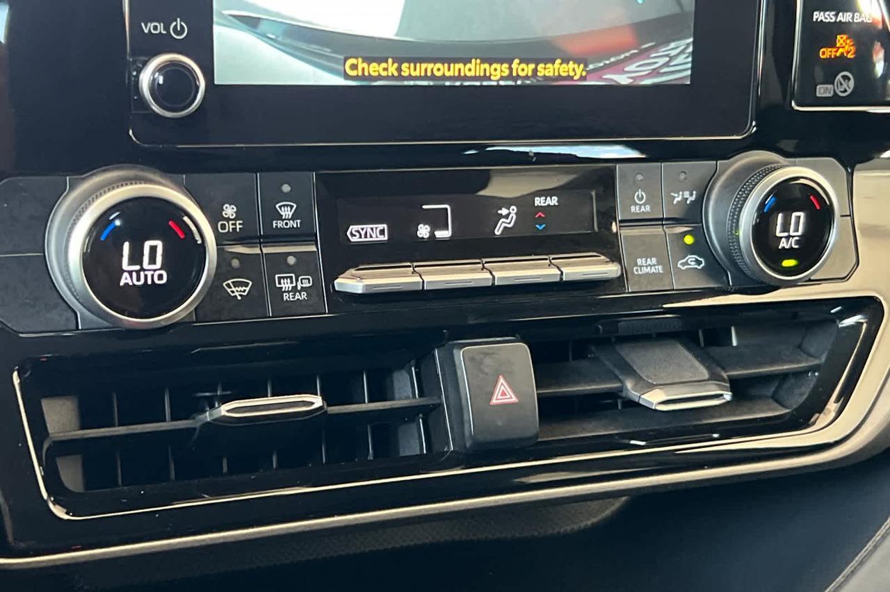 2024 Toyota Highlander LE Roseville CA