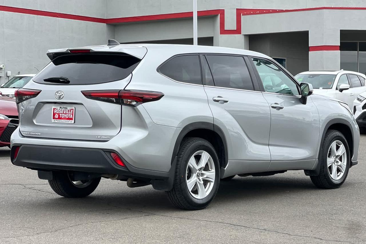2024 Toyota Highlander LE