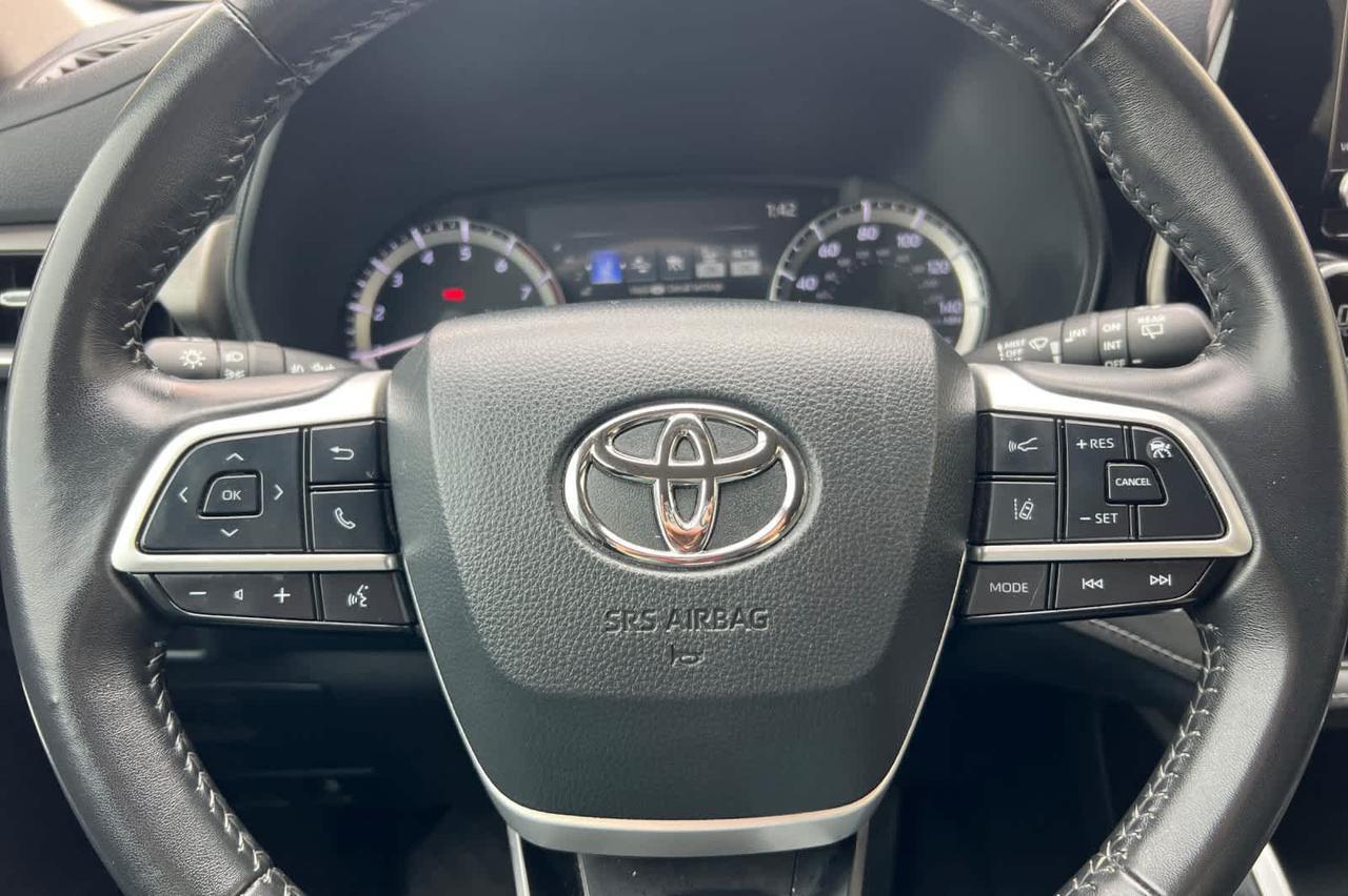 2024 Toyota Highlander LE Roseville CA