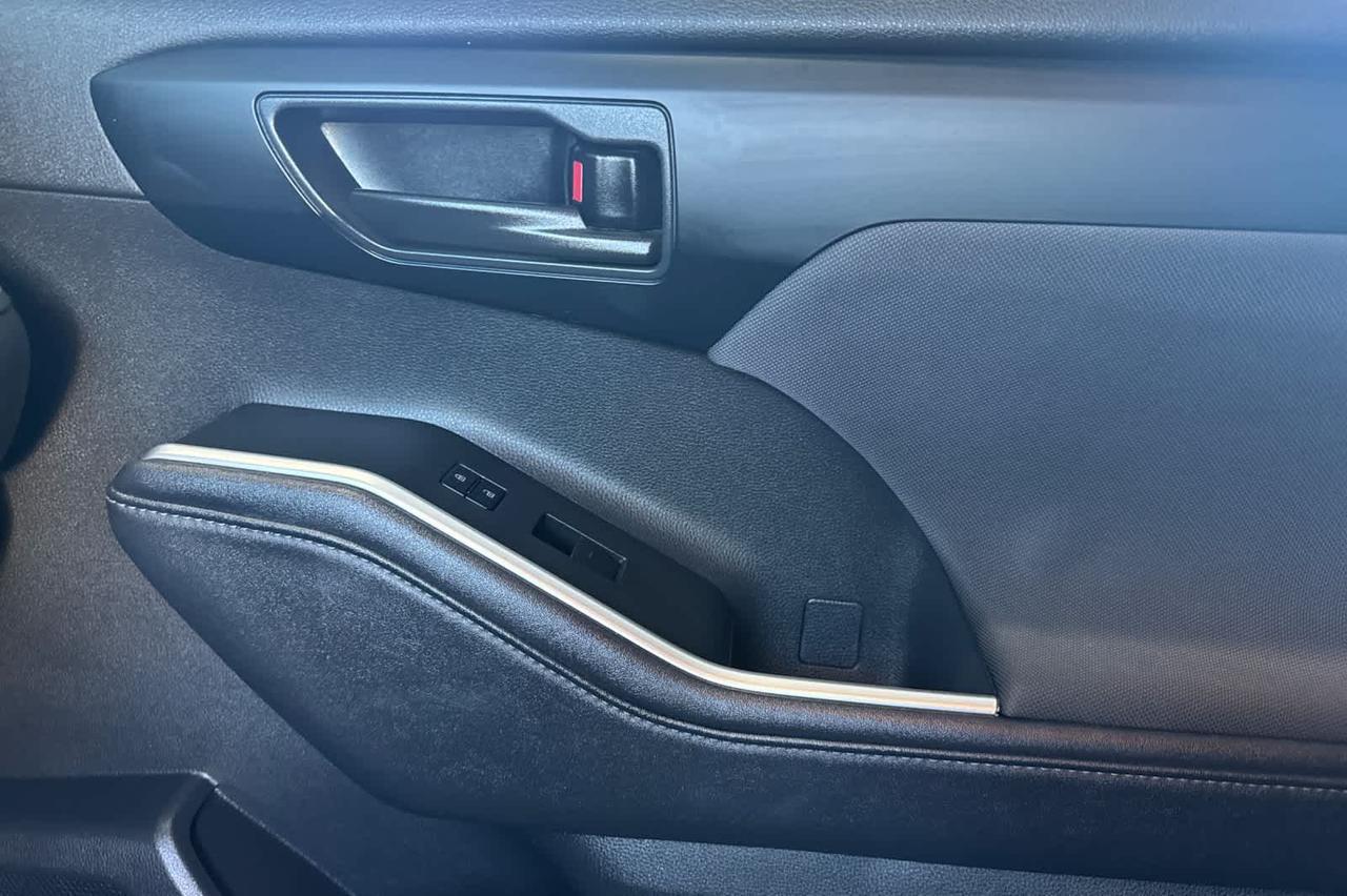 2024 Toyota Highlander LE Roseville CA