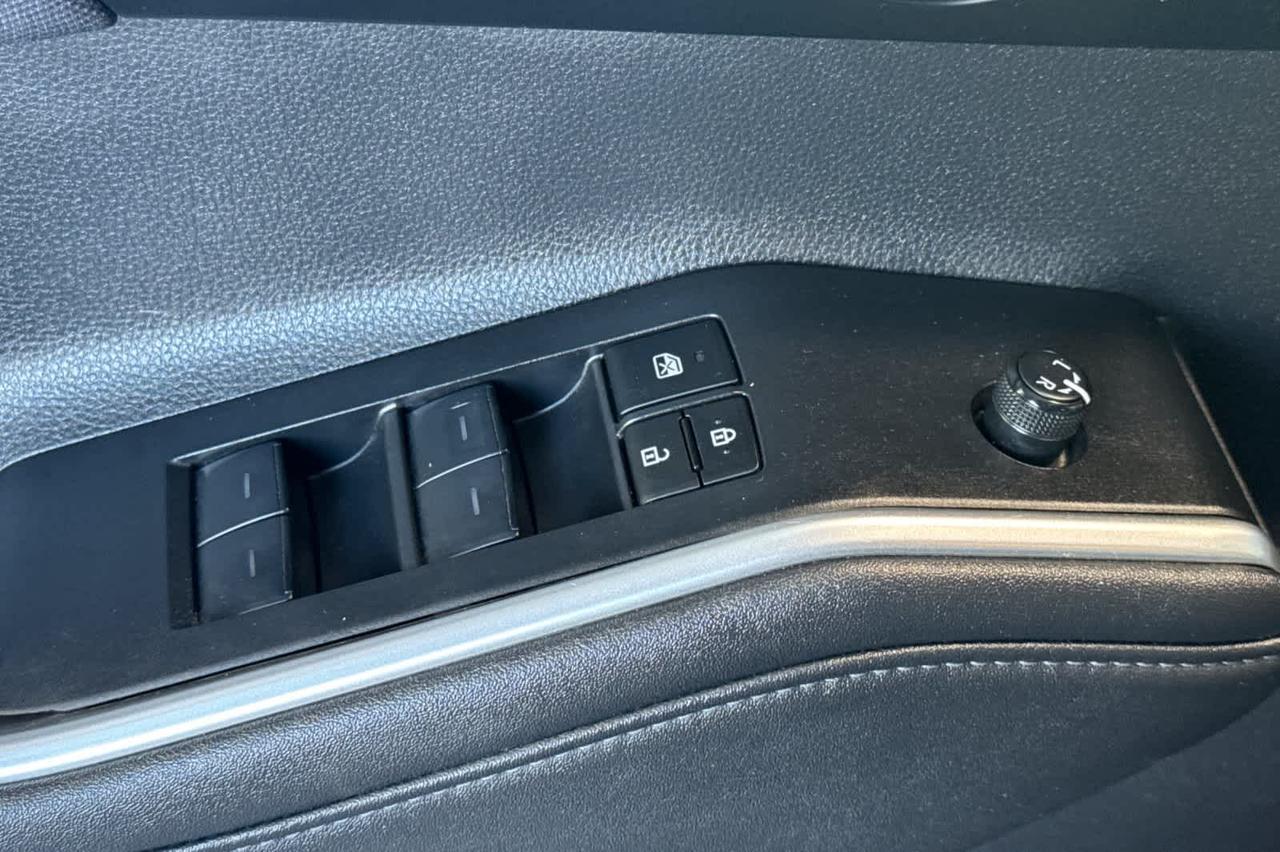 2024 Toyota Highlander LE Roseville CA