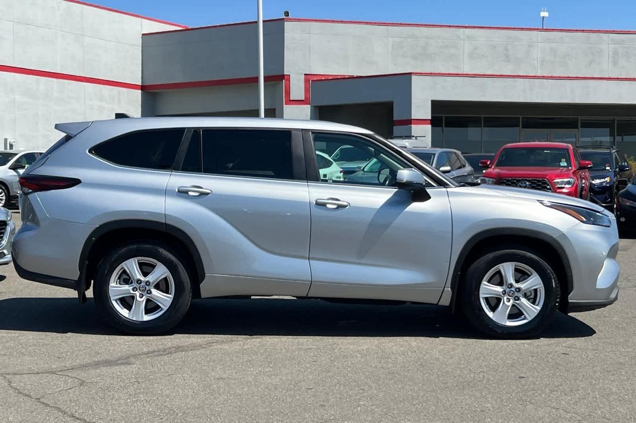 2024 Toyota Highlander LE Roseville CA