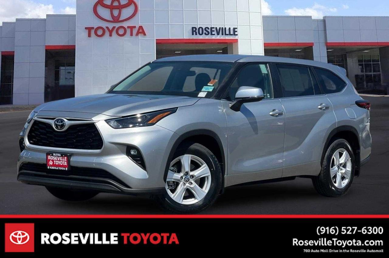 2024 Toyota Highlander LE