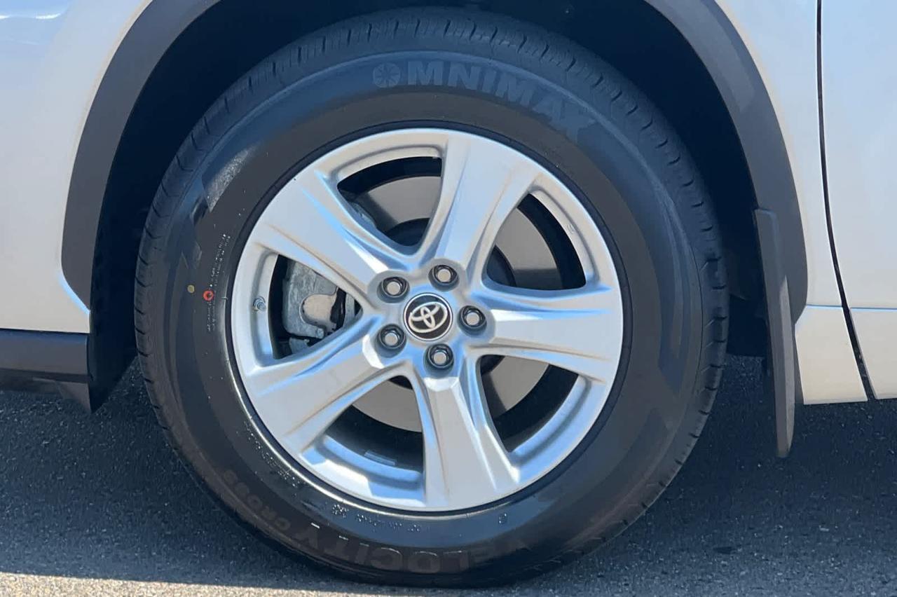 2024 Toyota Highlander LE Roseville CA