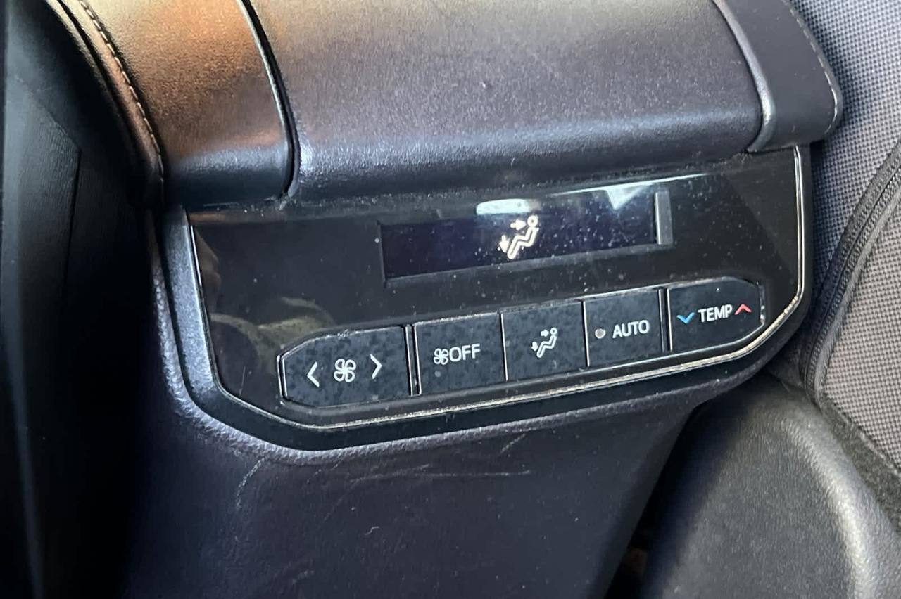 2024 Toyota Highlander LE Roseville CA