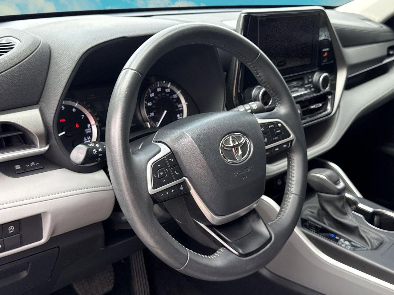 2024 Toyota Highlander LE San Antonio TX