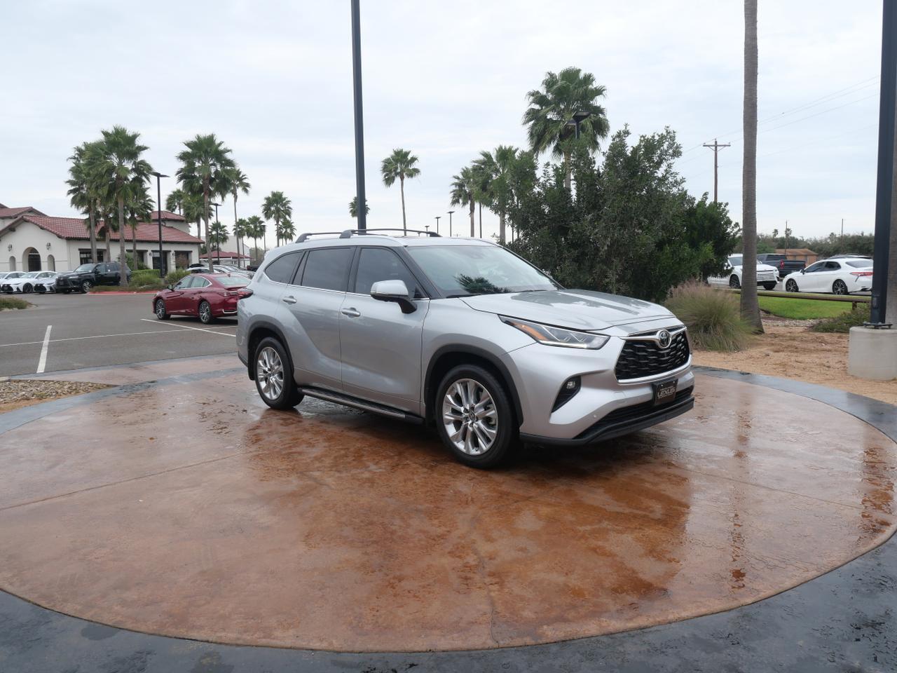 2024 Toyota Highlander LE