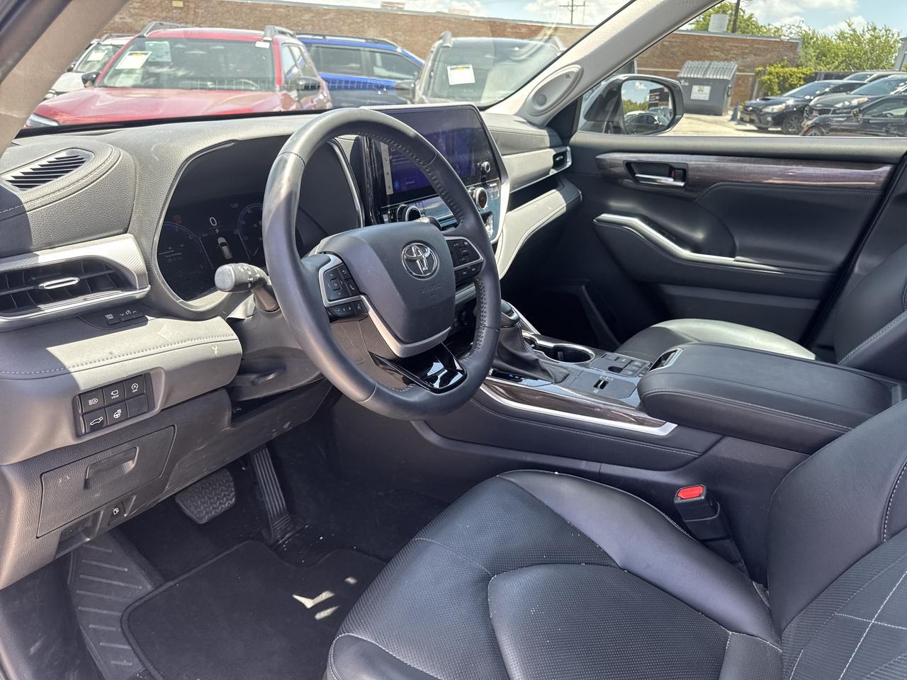 2024 Toyota Highlander LE San Antonio TX