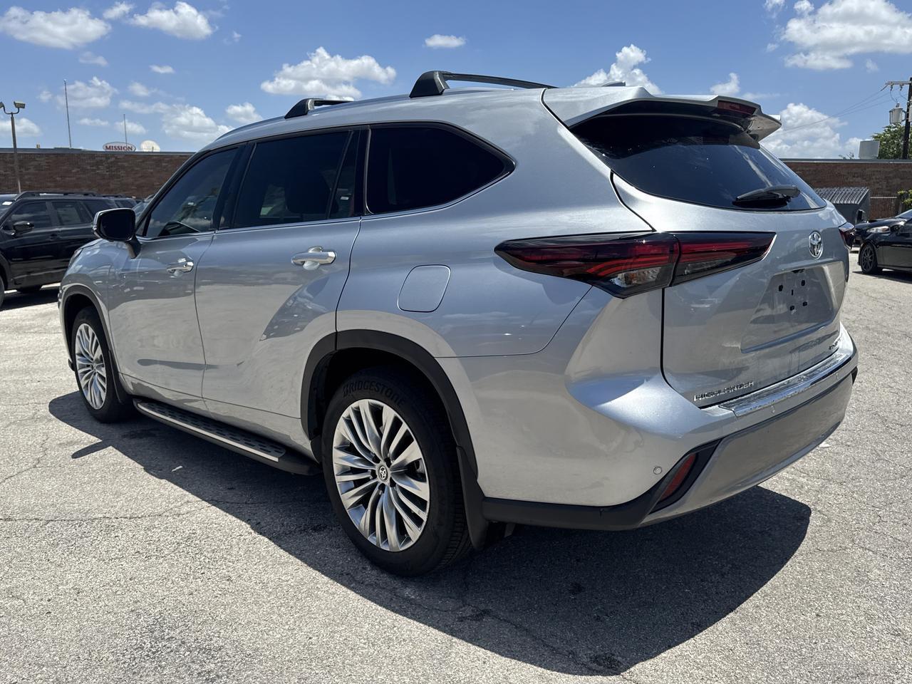 2024 Toyota Highlander LE San Antonio TX