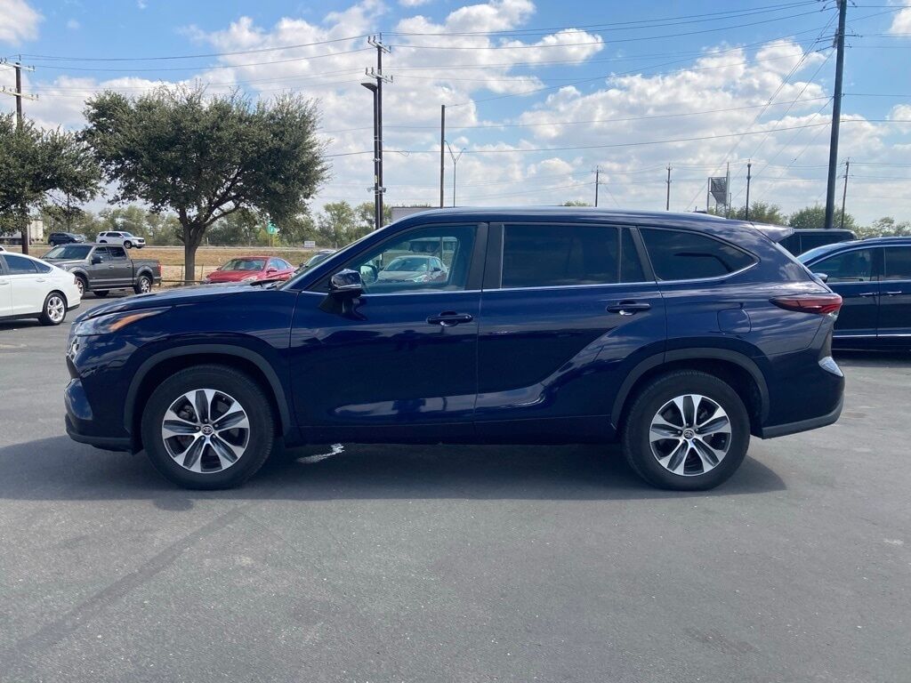 2024 Toyota Highlander LE San Antonio TX