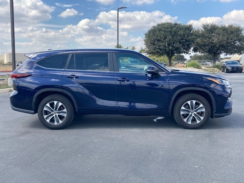 2024 Toyota Highlander LE San Antonio TX