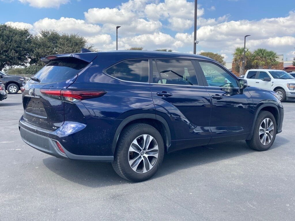 2024 Toyota Highlander LE San Antonio TX