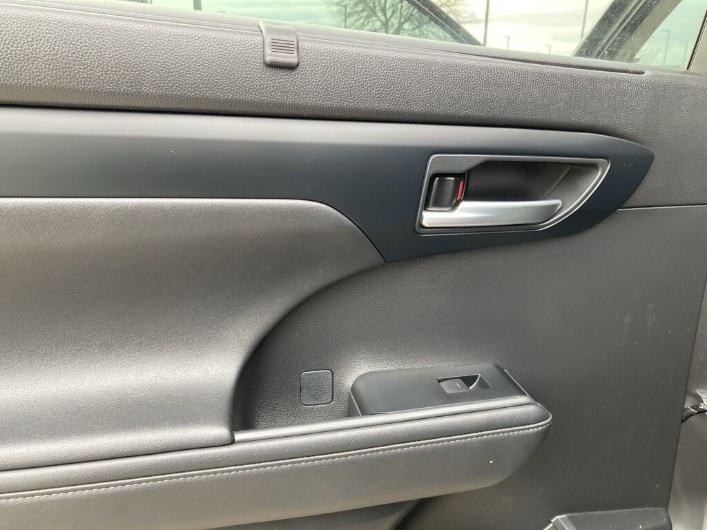 2024 Toyota Highlander LE San Antonio TX