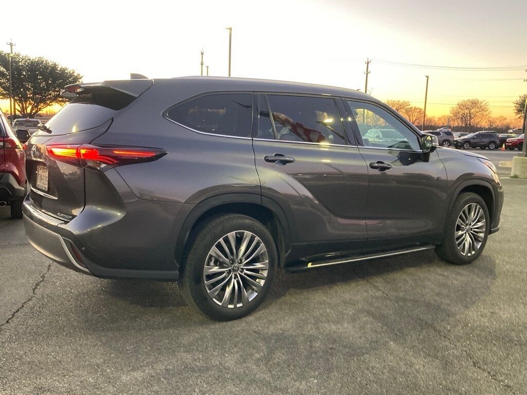 2024 Toyota Highlander LE San Antonio TX