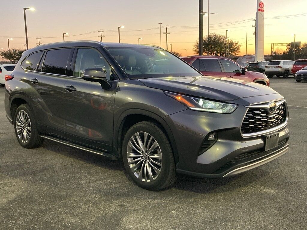 2024 Toyota Highlander LE San Antonio TX