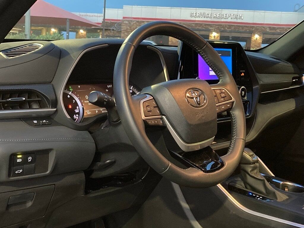 2024 Toyota Highlander LE San Antonio TX